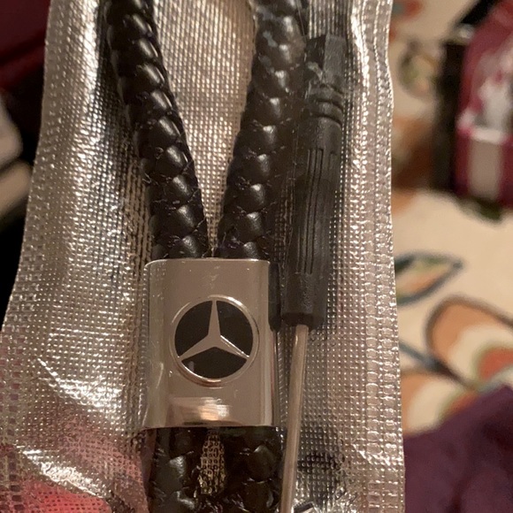 Black Leather Mercedes Keychain - Picture 4 of 12